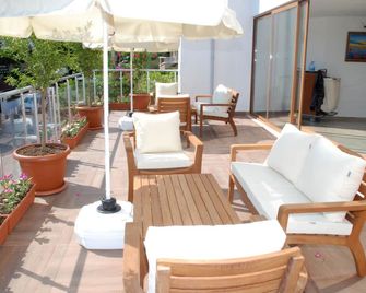 Elegance Hotel Kemer - Kemer - Patio