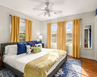 Spacious 4K Beds in Town Center | Fenced Yard! - Baton Rouge - Bedroom