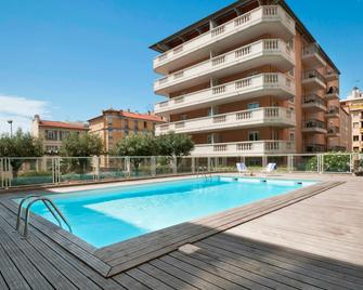 Aparthotel Adagio access Nice Magnan - Nice - Pool