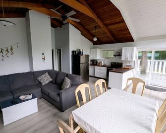 Relaxing Rivah Retreat - Private Dock and No Cleaning Fees! - Gloucester