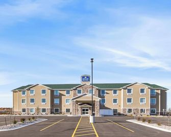 Cobblestone Hotel & Suites - Eaton - Eaton - Building