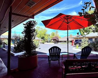 The City Center Motel - Medford - Patio