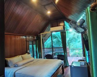 Escape to Nature in Ao Luek Tai with Thai-Style House - Ao Luek - Balcony