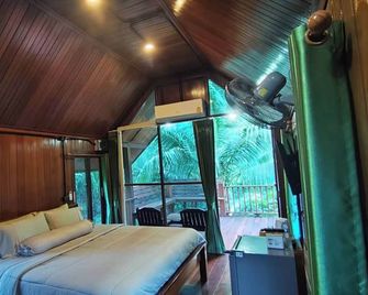 Escape to Nature in Ao Luek Tai with Thai-Style House - Ao Luek - Balcón