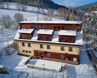 Hotel Toc - Lipova Lazne - Building