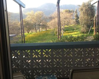 Sierra Lodge - Three Rivers - Ban công