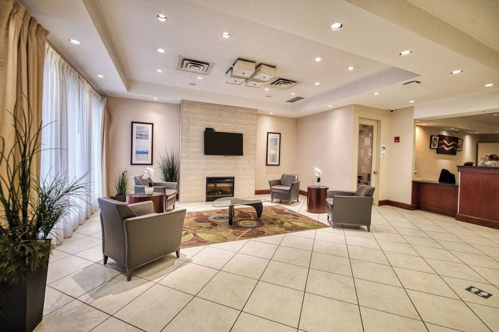 Amenida Residences - Calgary - Lobby