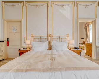 Grand Hotel National - Lucerna - Camera da letto