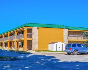 Mayfair Inn - Williamston - Gebouw