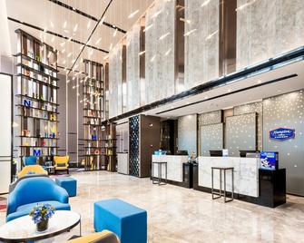 Hampton by Hilton Dalian Zhongshan - Dalian - Lobby