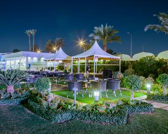 فندق وارويك بيبيلون - بغداد - شرفة مرصوفة