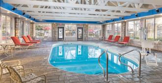 梅多斯布蘭森溫姆頓酒店 - 布蘭森 - 布蘭森 - 游泳池