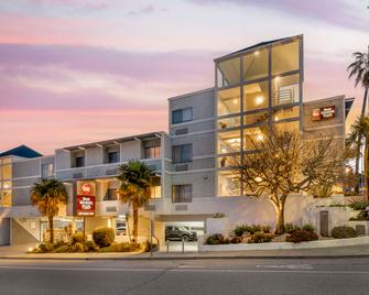 Best Western Plus All Suites Inn - סנטה קרוז - בניין