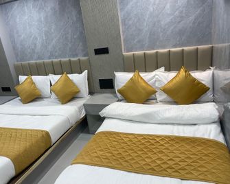 Al Alif Service Apartmets - Bombay - Habitación