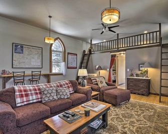 Renovated Historic Church Along Namekagon River! - Hayward - Вітальня