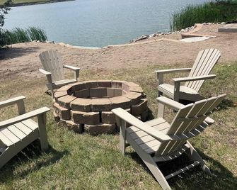 Lakeside Cabin 10 miles from Aberdeen, SD - Aberdeen - Terasa