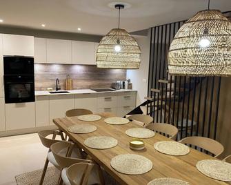 Superb Cevennes farmhouse overlooking the Beaume river - Sanilhac - Dining room