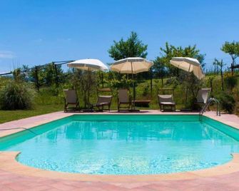 Podere I Melograni - Montescudaio - Piscina