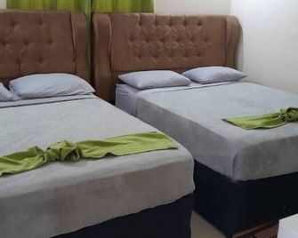 Gated 3 bedroom villa with pool - Crown Point - Bedroom