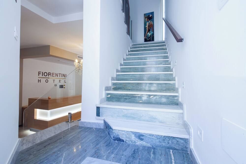 Palazzo Fiorentini Charme Hotel - Cariati - Scale