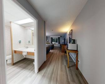 Standard Double Room -2 Double Beds - Presque Isle - Pasillo