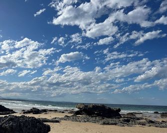 Surfers shack - peaceful & minutes walk to the beach in stunning Nambucca - Nambucca Heads - Strand