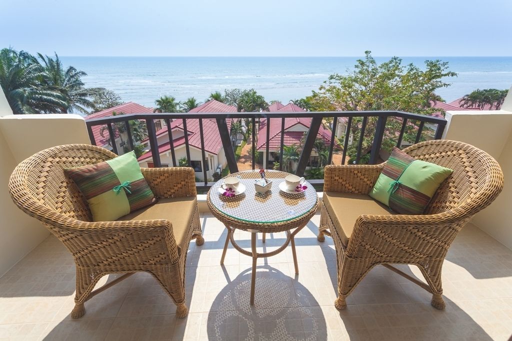 نيو ترافل بيتش ريزورت