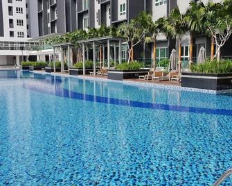 Bekvämhome Impiria Residensi Klang - Klang - Pool