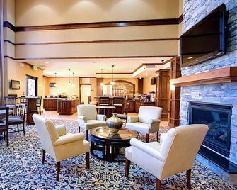 Ideal Location! Free Breakfast Buffet. Pool, Hot Tub & Waterslide. Near Salt Palace Convention Center! - West Valley City - Lounge