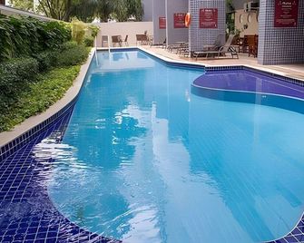 Beach Class Convention - Flats em Boa Viagem por Yolo - Recife - Pool