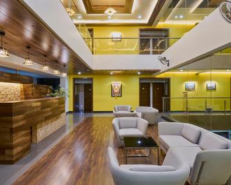 Hotel 3 Leaves - Kolhāpur - Lobby