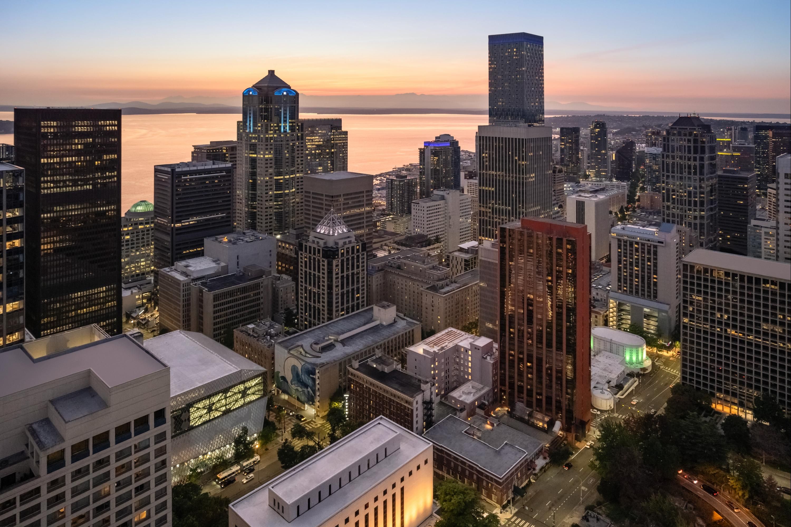 Crowne Plaza Seattle-Downtown By IHG thumbnail 2