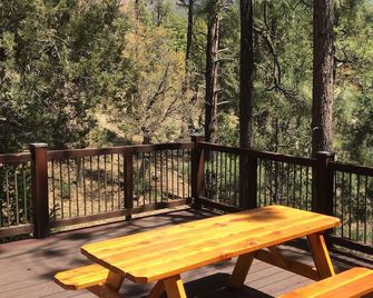 Tonto Creek Mountain Cabin - Great Views with Hot Tub and WiFi - Payson - Balcone