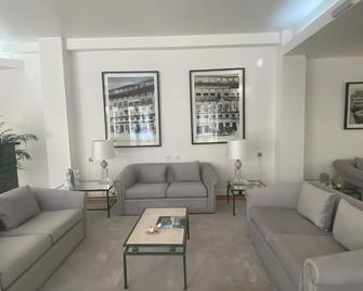 Hotel Toural - Guimarães - Lobby