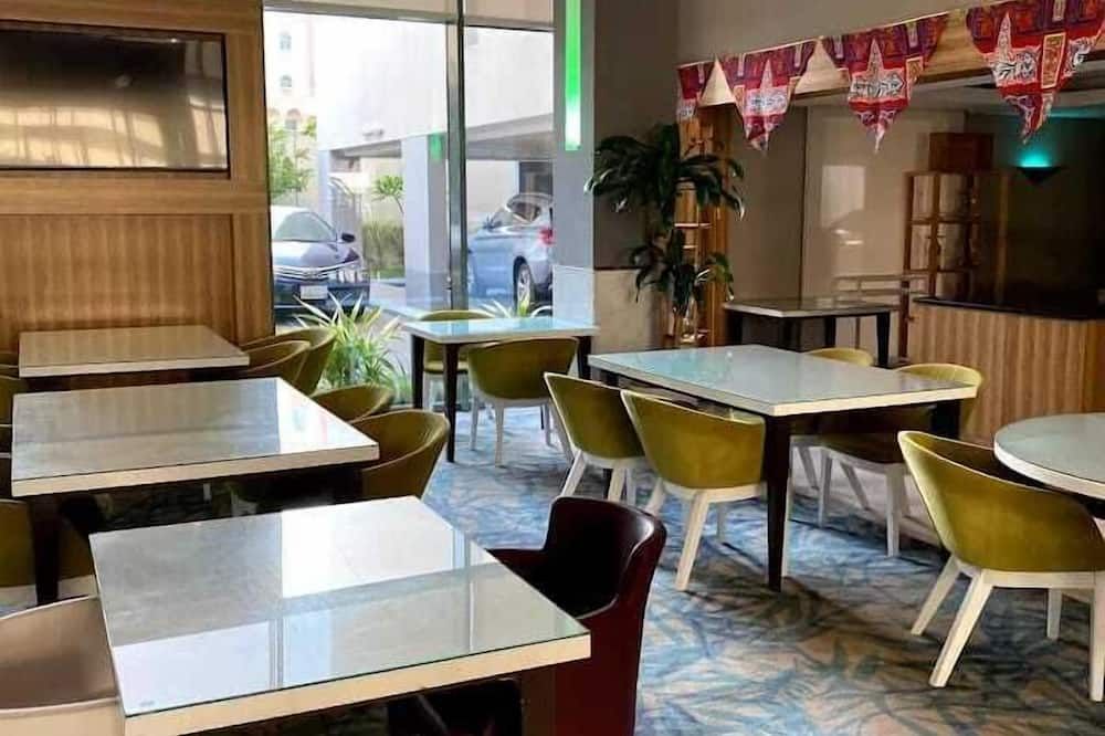 فندق راديسون بلو، الظهران