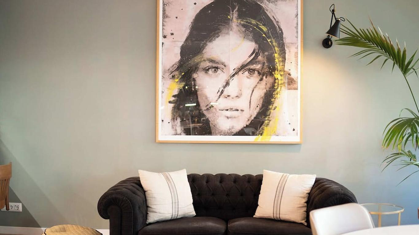 Tres Torres Atiram Hotel