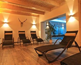 Ferienwohnung (Typ A1) Für 2-4 Personen - Berchtesgaden - Living room