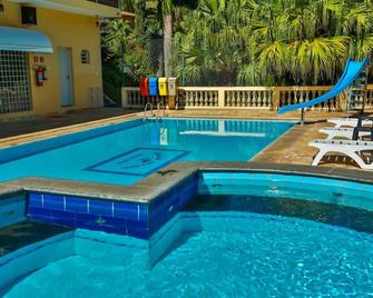 Hotel Fazenda Village Montana - Socorro - Piscina