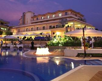 La Felce Imperial - Diamante - Pool