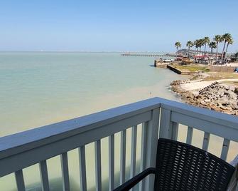 Bungalow Tarvana #2 home - Port Isabel - Balcony
