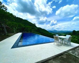 Artati Lombok Bungalows & Restaurant - Kuta - Pool