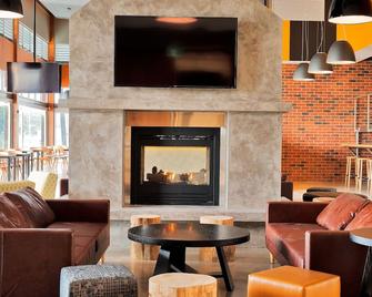 Maya Maya at Mandoon Estate - Caversham - Lounge