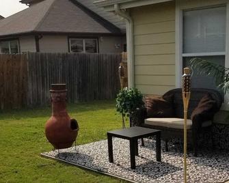 Cozy Veteran owned apartment. - Converse - Outdoors view