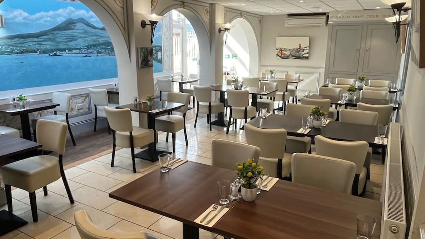 Sorrento Hotel & Restaurant