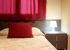 Hostal Cafeteteria Goya - Barbastro - Bedroom