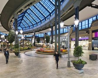 Imperia Hotel & Suites Saint-Eustache - Saint-Eustache - Lobby