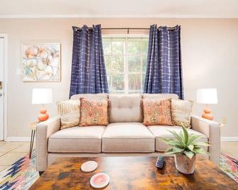 Near Cleco & Hospital | w/Office | 55\' TV | King - Pineville - Living room
