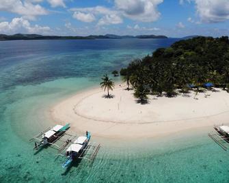 King's Lodging House and Restaurant - Busuanga - Strand