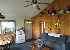 Rustic Cottage In Private Location - Pet Friendly! - Franklin - Sala de estar