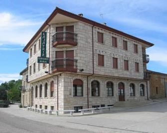 Hotel Rural Lajafriz - Fornillos de Aliste - Building